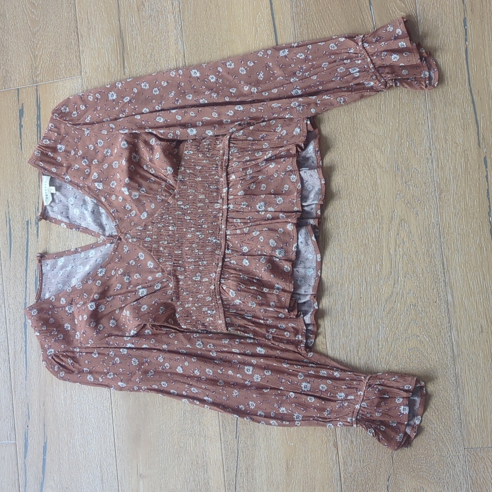 NWOT crop top blouse